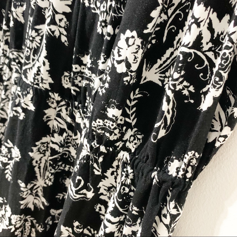Elle Sleeveless Floral Dress with Rounded Neckline - Picture 5 of 8